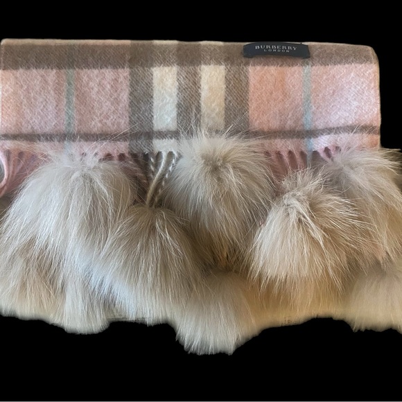 Burberry Cashmere Scarf - Picture 4 of 4